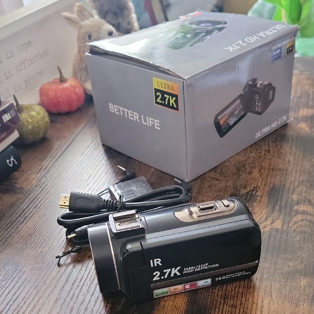 IR 2.7K Black Camcorder